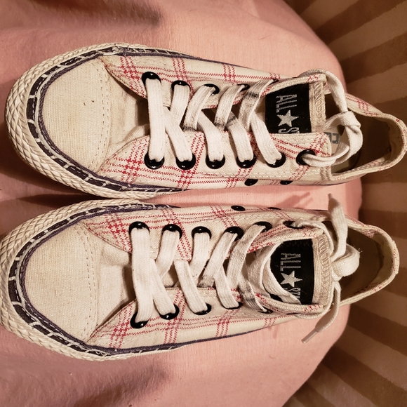 EUC CTAS classic low top in unique pattern red/white /black canvas (4.5M / 6.5W) - Picture 6 of 8